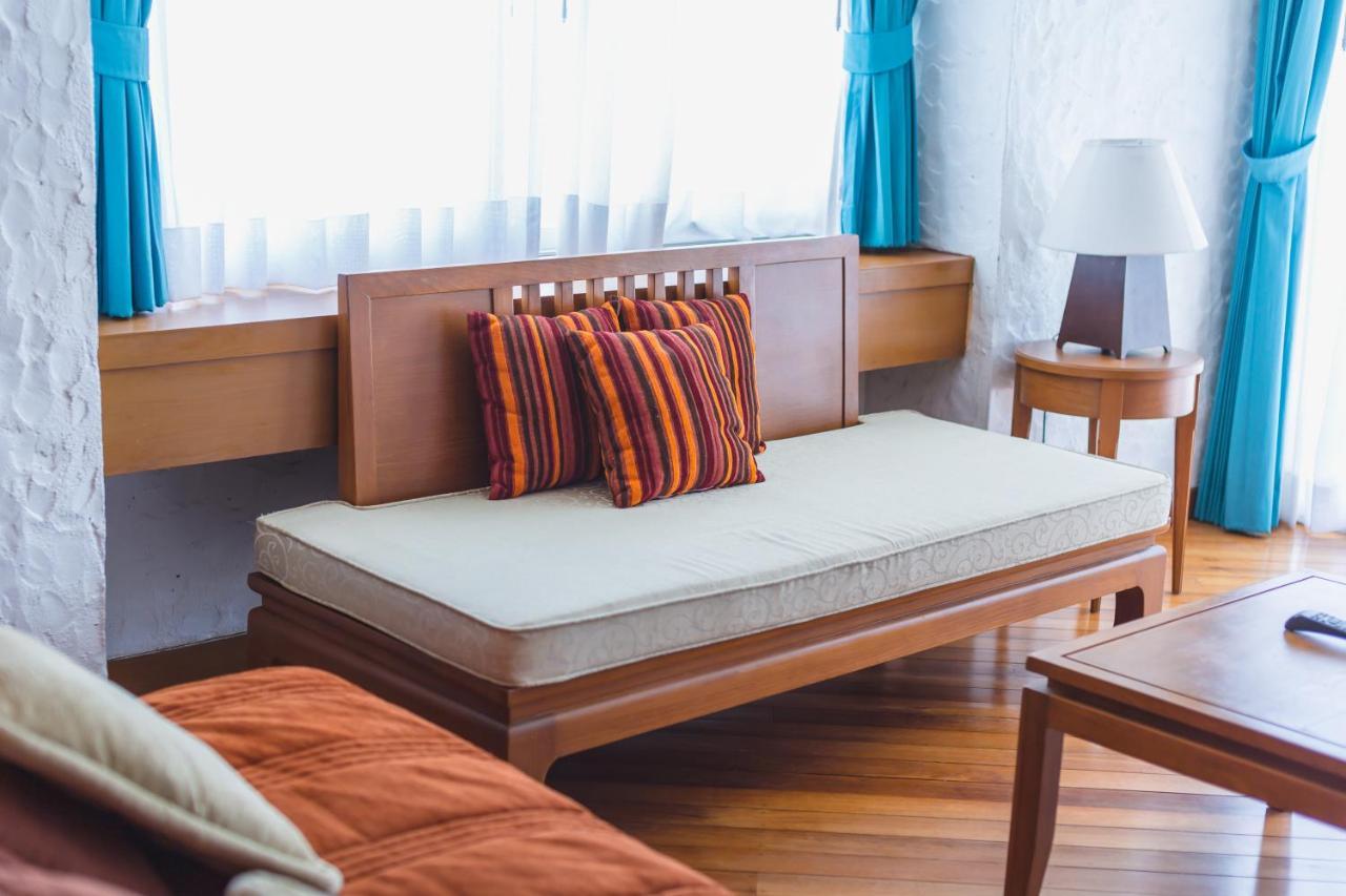 Waterfront Suites Phuket By Centara Karon Exterior foto