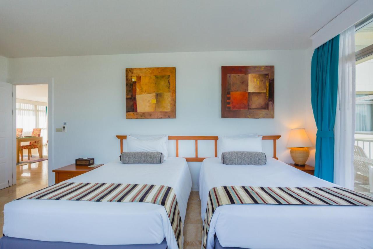 Waterfront Suites Phuket By Centara Karon Exterior foto