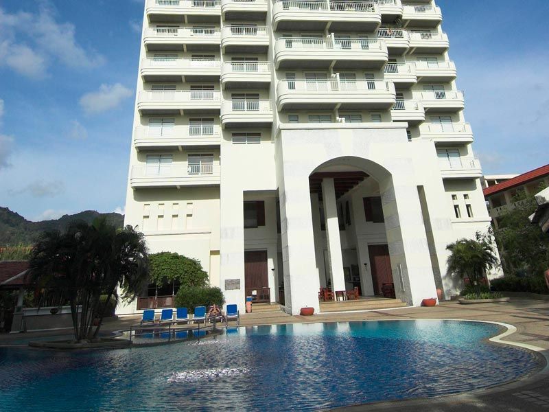 Waterfront Suites Phuket By Centara Karon Exterior foto