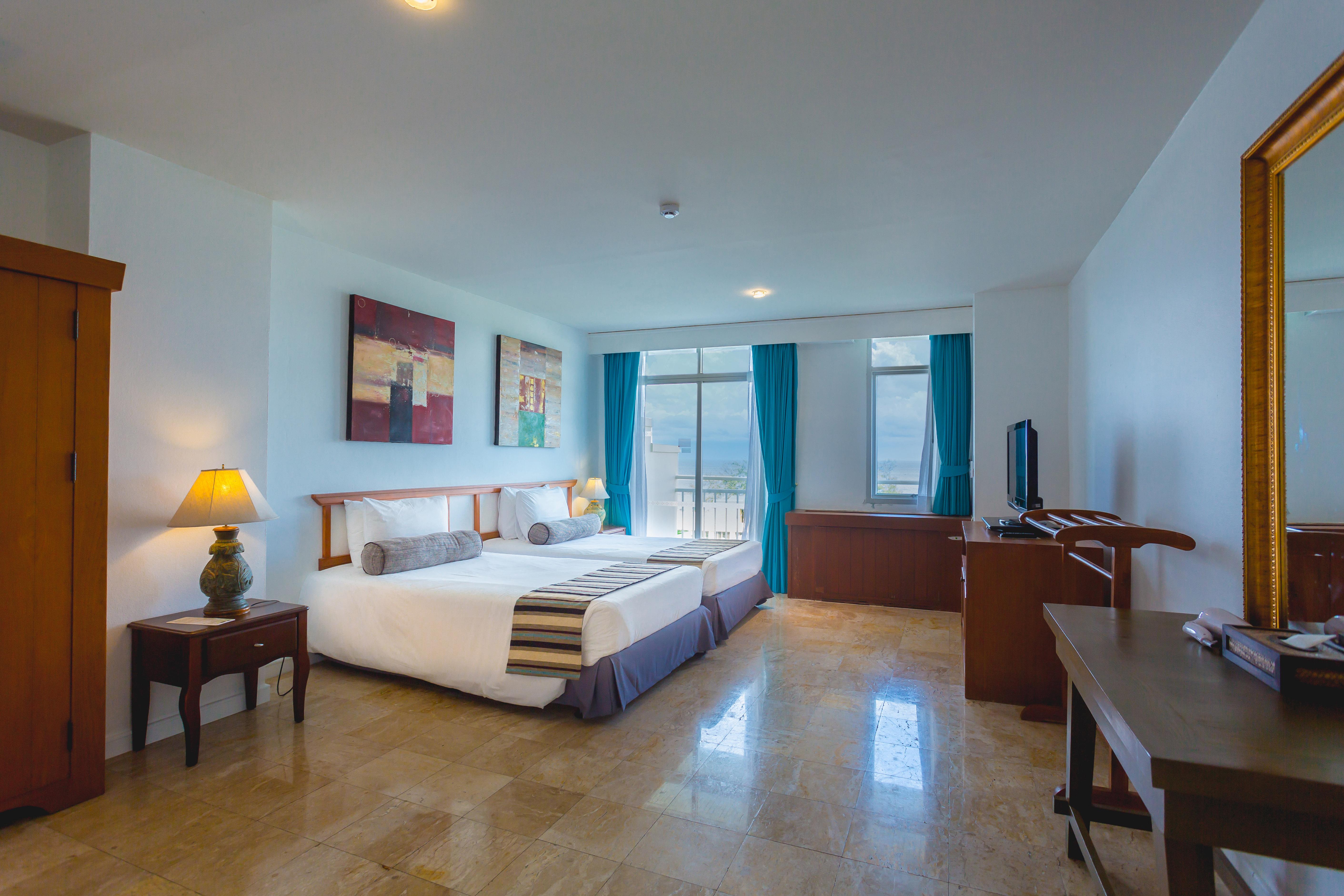 Waterfront Suites Phuket By Centara Karon Exterior foto