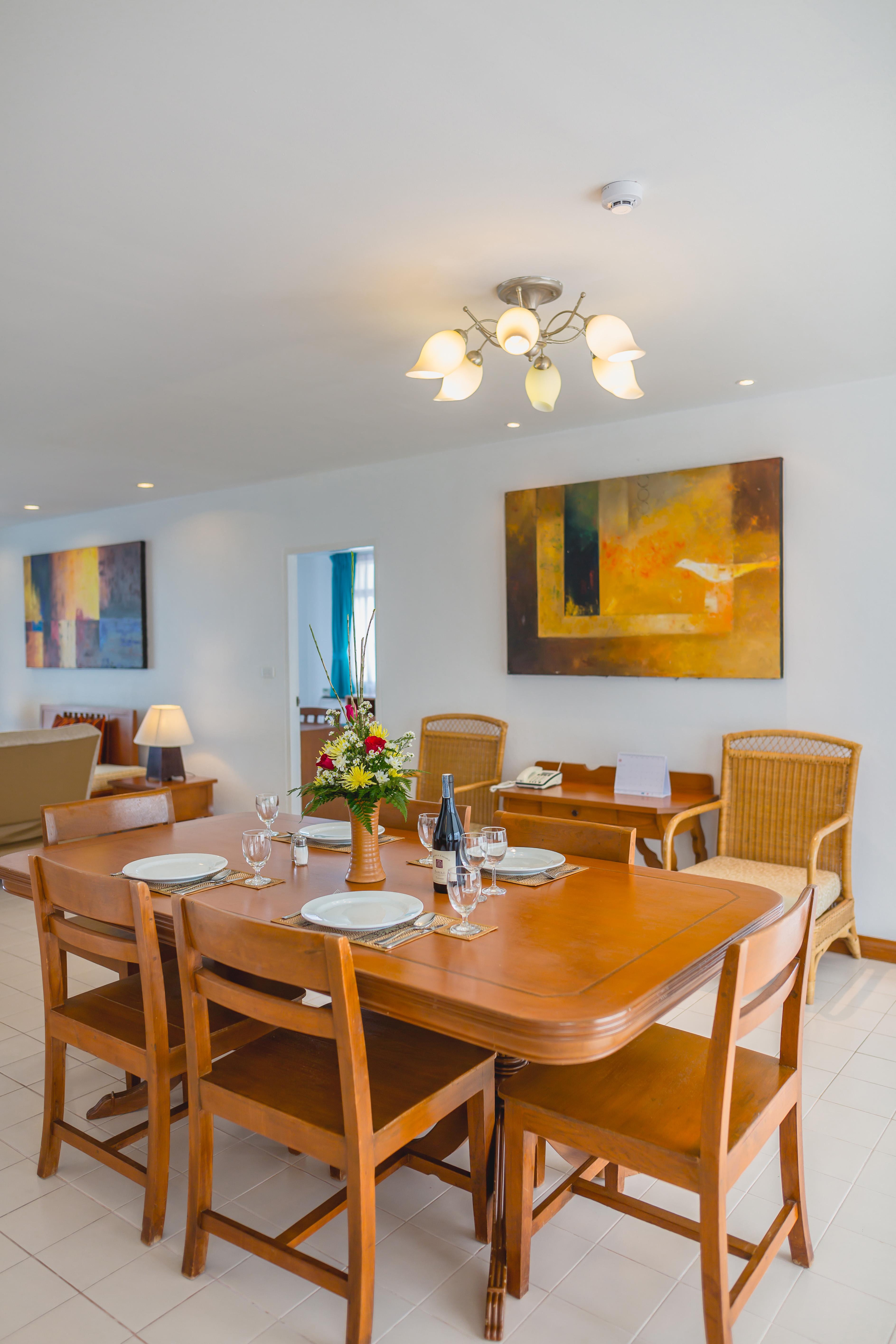 Waterfront Suites Phuket By Centara Karon Exterior foto