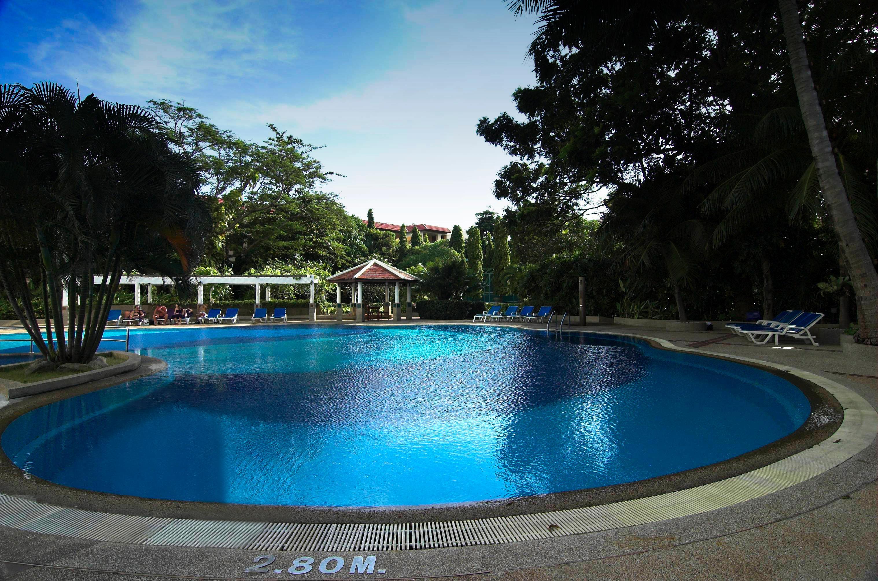 Waterfront Suites Phuket By Centara Karon Exterior foto