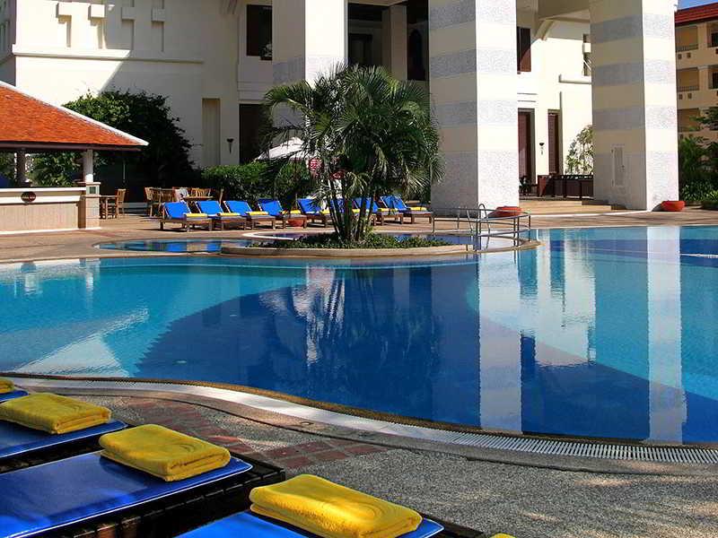 Waterfront Suites Phuket By Centara Karon Exterior foto