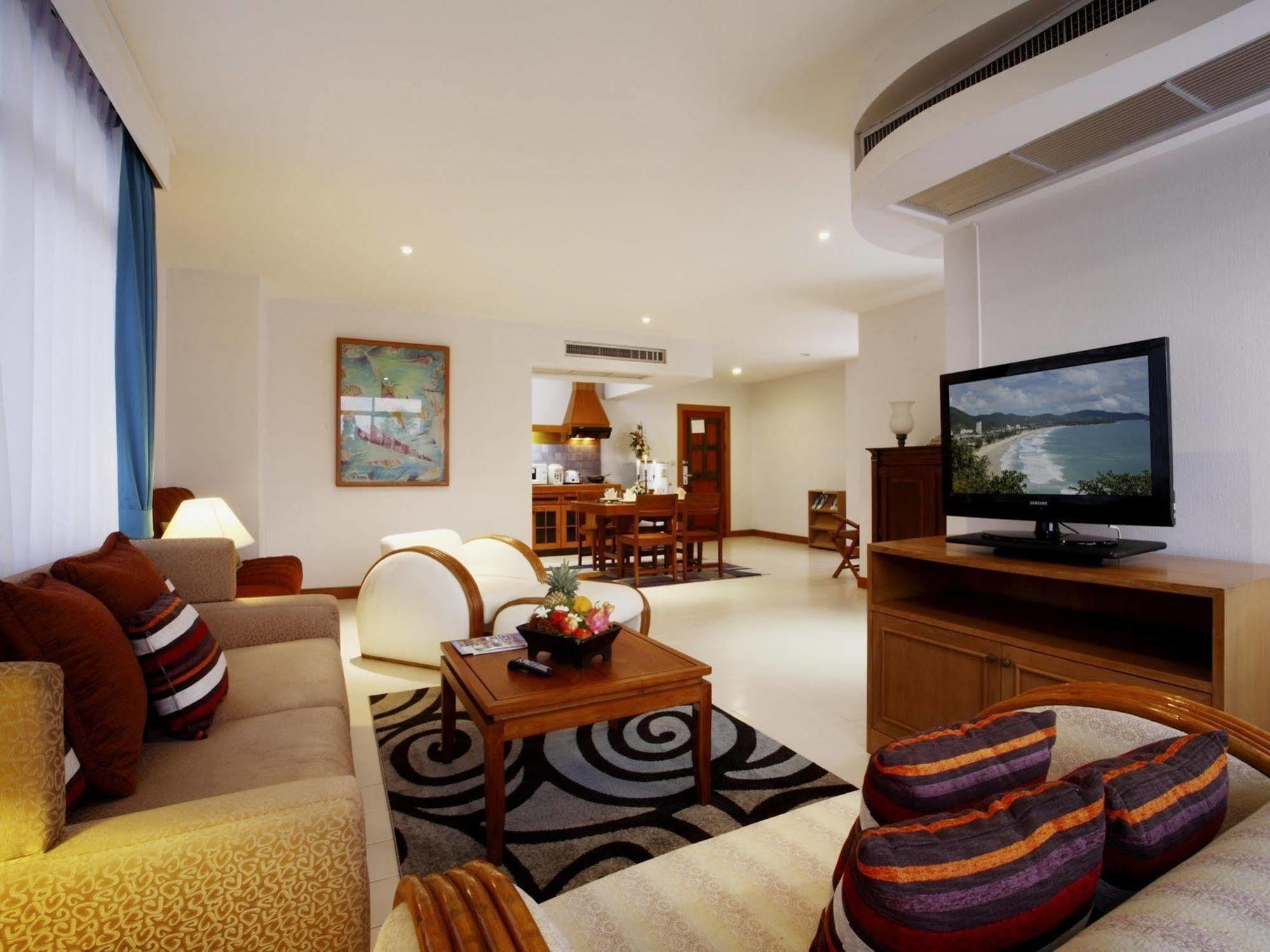 Waterfront Suites Phuket By Centara Karon Exterior foto