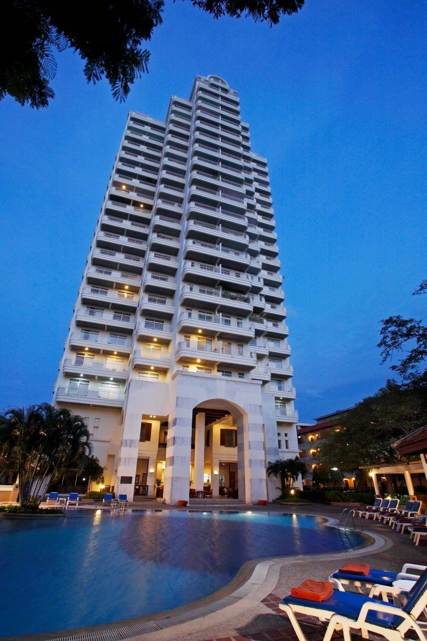 Waterfront Suites Phuket By Centara Karon Exterior foto